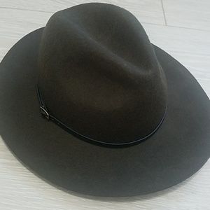 Felt western style hat